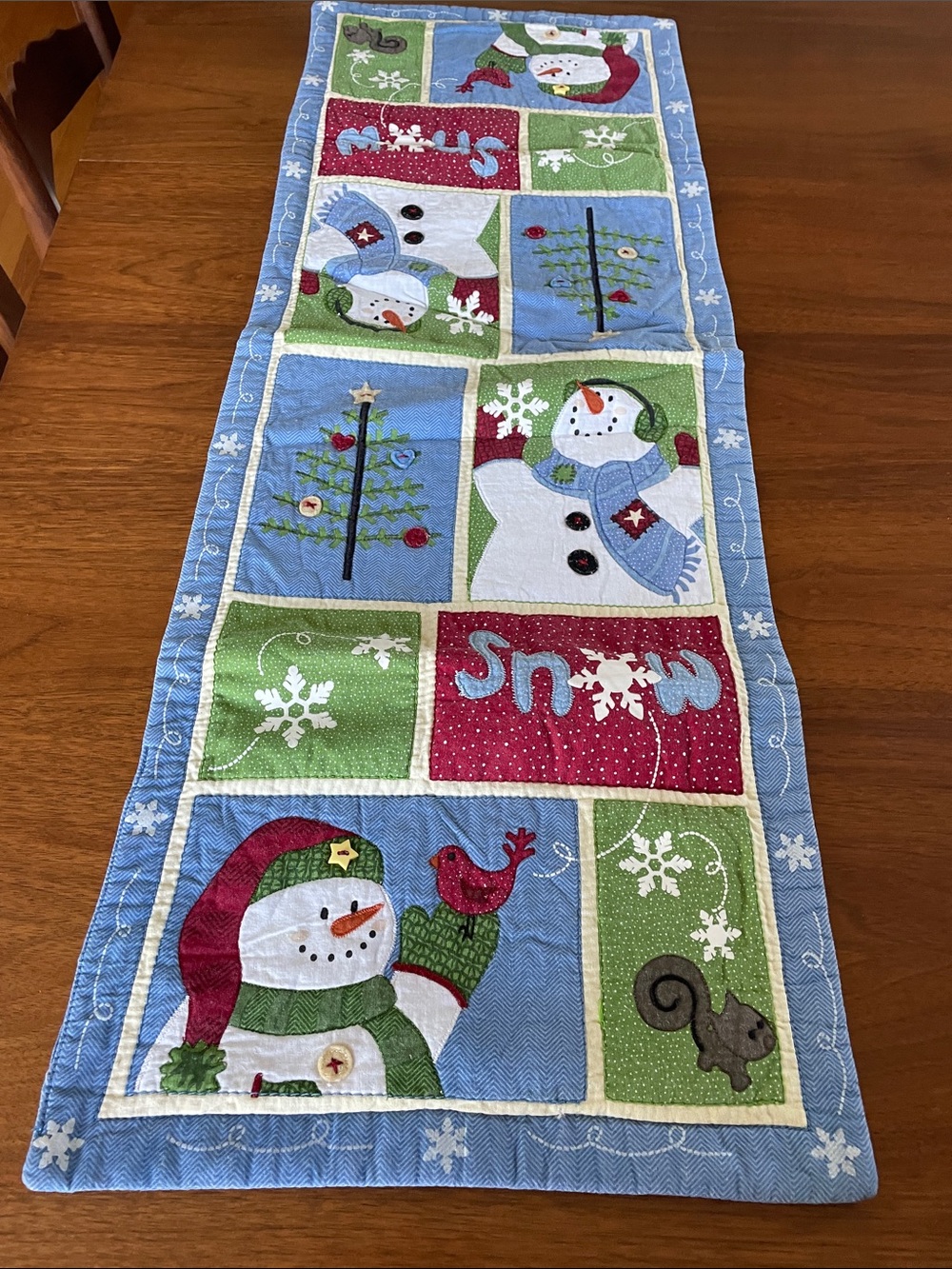 ST. NICHOLAS SQUARE Snowman Patchwork Tapestry Table Runner Winter Holiday